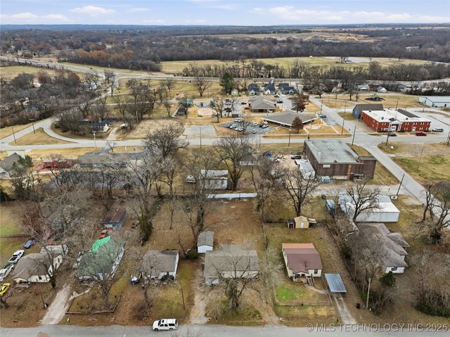 212 S Ash Street, Catoosa, OK 74015