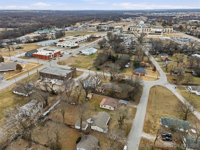 212 S Ash Street, Catoosa, OK 74015