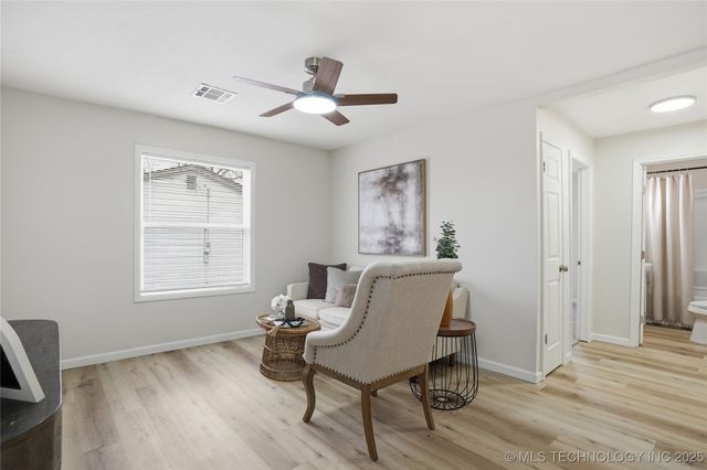 212 S Ash Street, Catoosa, OK 74015