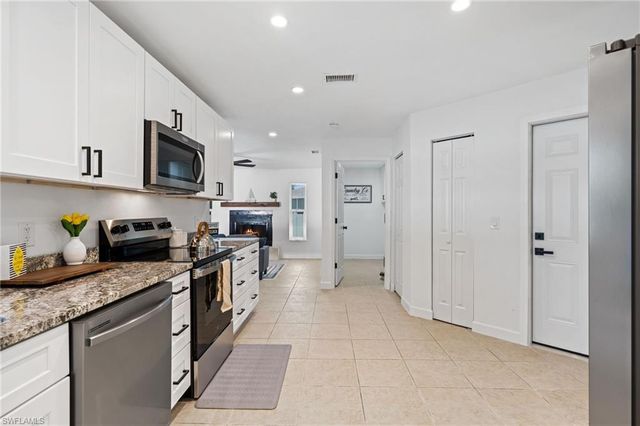 6060 Macbeth LN, Fort Myers, FL 33908