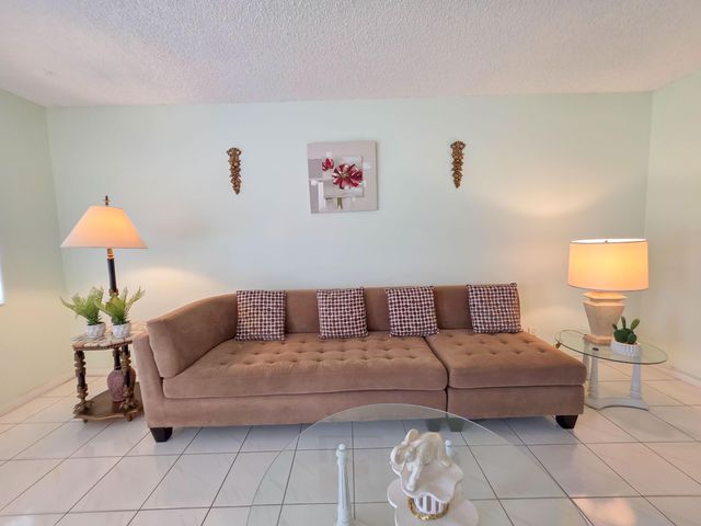 291 Norwich M, West Palm Beach, FL 33417