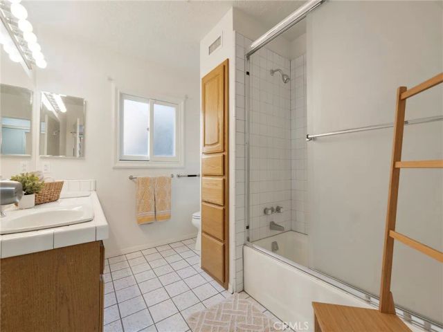 18915 Liggett, Northridge, CA 91324