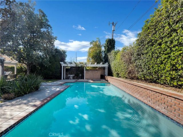 18915 Liggett, Northridge, CA 91324