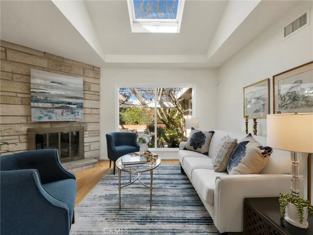 18915 Liggett, Northridge, CA 91324