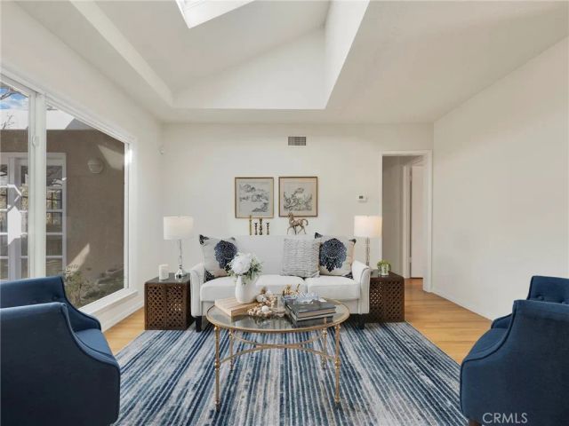 18915 Liggett, Northridge, CA 91324