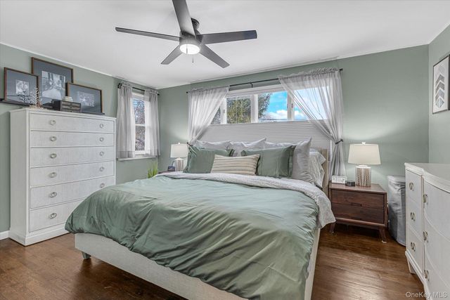 10 Peachtree Lane, Huntington Station, NY 11746