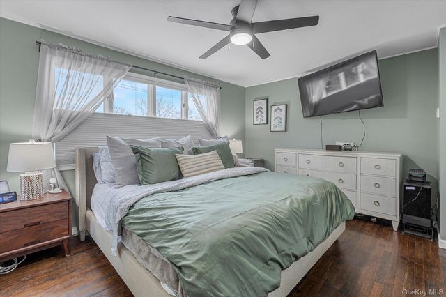 10 Peachtree Lane, Huntington Station, NY 11746