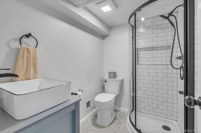 10 Peachtree Lane, Huntington Station, NY 11746