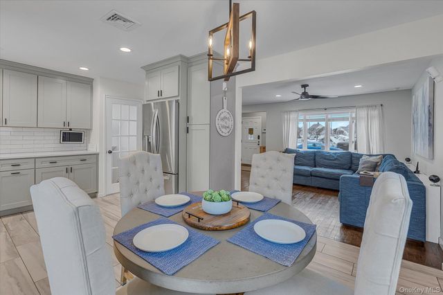 10 Peachtree Lane, Huntington Station, NY 11746