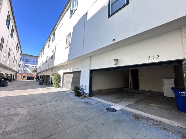 732 Cannen John Lane, Dallas, TX 75204