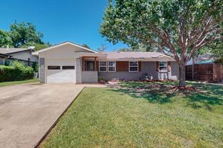 2949 Hollandale Lane, Farmers Branch, TX 75234