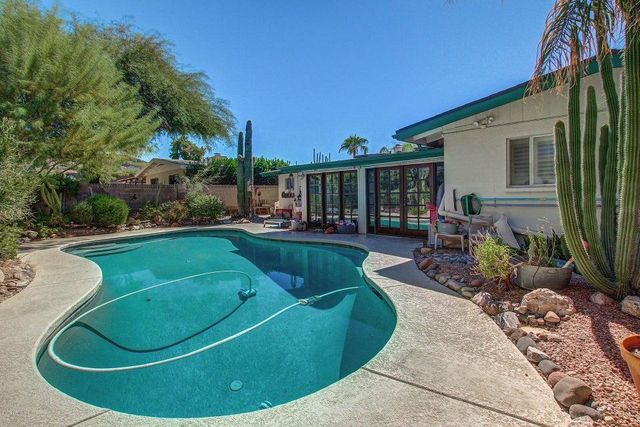 2218 E Cactus Wren Drive, Phoenix, AZ 85020