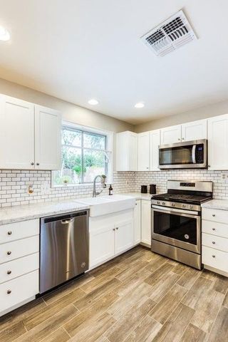 2218 E Cactus Wren Drive, Phoenix, AZ 85020