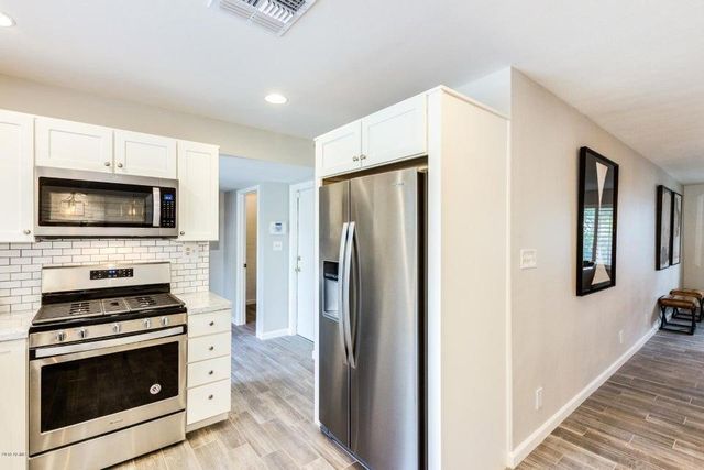 2218 E Cactus Wren Drive, Phoenix, AZ 85020