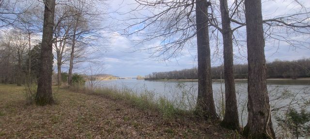 6 Island View Dr, Bath Springs, TN 38311