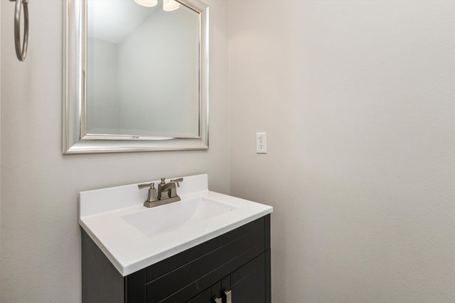 4604 Sawyers Drive, Des Moines, IA 50310