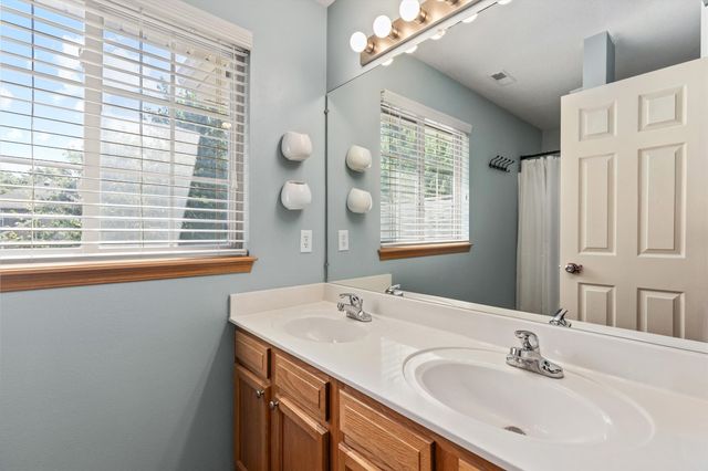 4604 Sawyers Drive, Des Moines, IA 50310