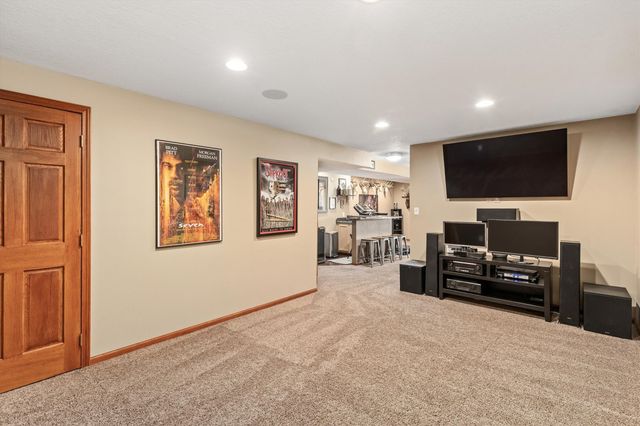 4604 Sawyers Drive, Des Moines, IA 50310