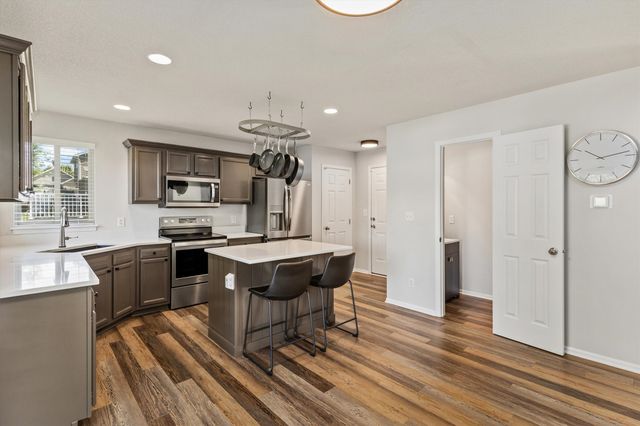 4604 Sawyers Drive, Des Moines, IA 50310