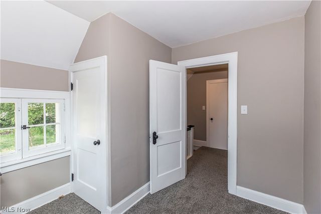 457 S Firestone Boulevard, Akron, OH 44301