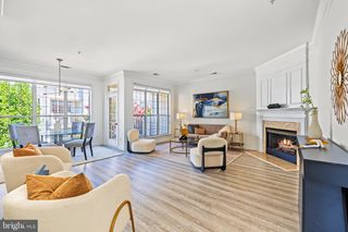 1725 KINGSGATE CT #304, Alexandria, VA 22302