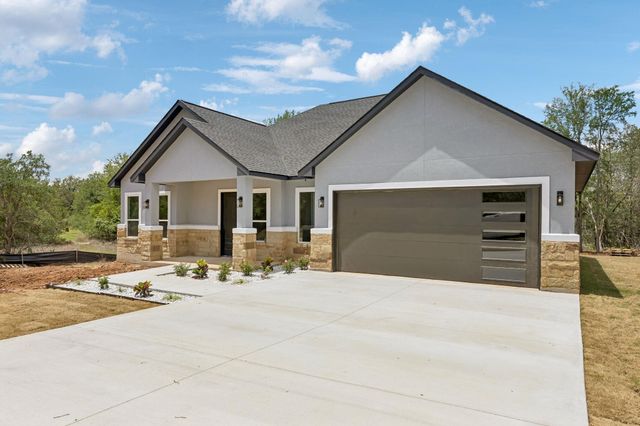 118 Heleakala DR, Bastrop, TX 78602