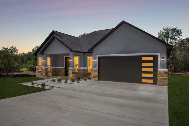 118 Heleakala DR, Bastrop, TX 78602
