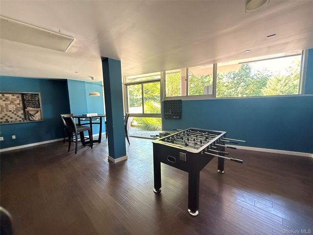 250 S Central Park Avenue 4D, Hartsdale, NY 10530