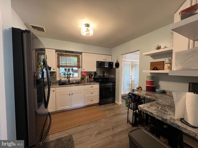 418 GOOD AVE, Womelsdorf, PA 19567