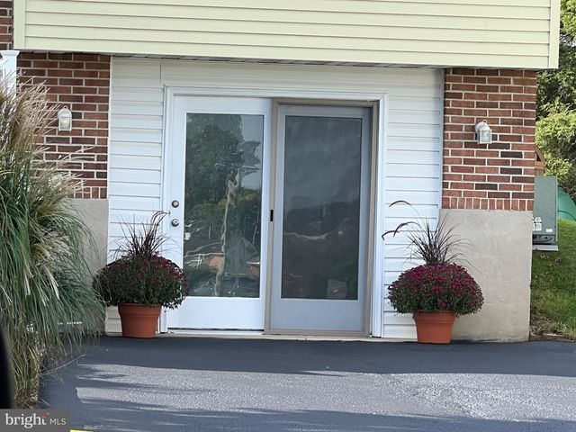 418 GOOD AVE, Womelsdorf, PA 19567
