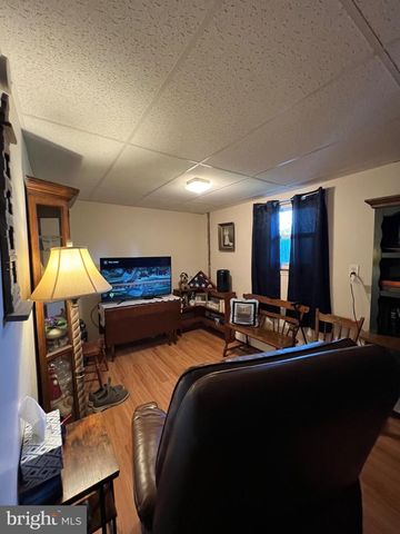 418 GOOD AVE, Womelsdorf, PA 19567