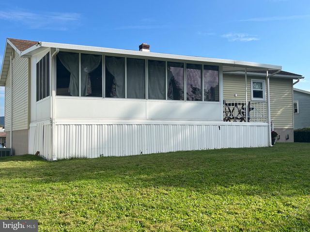 418 GOOD AVE, Womelsdorf, PA 19567