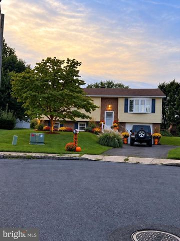 418 GOOD AVE, Womelsdorf, PA 19567