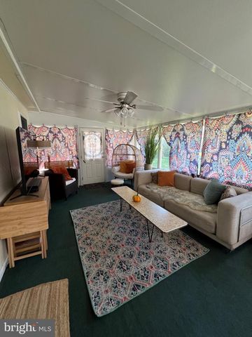 418 GOOD AVE, Womelsdorf, PA 19567
