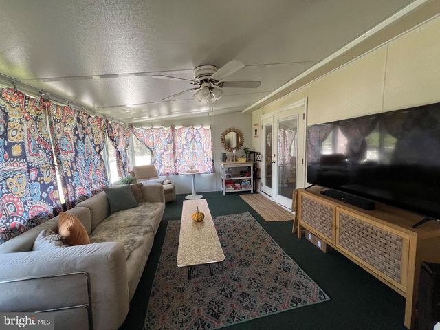 418 GOOD AVE, Womelsdorf, PA 19567