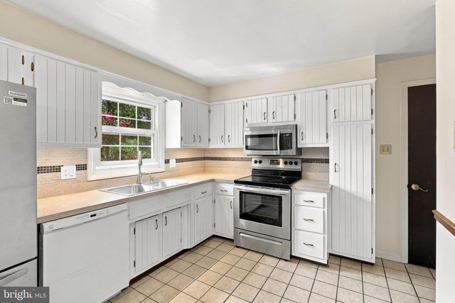 3 S WEST AVE, Shiremanstown, PA 17011