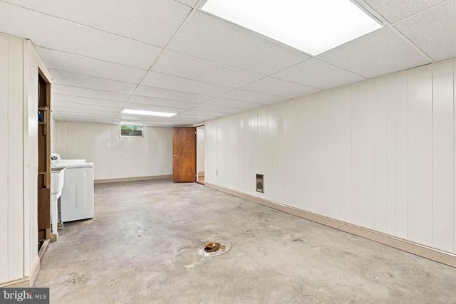 3 S WEST AVE, Shiremanstown, PA 17011