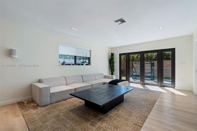 6246 SW 10th St, West Miami, FL 33144