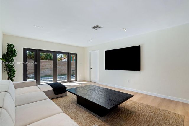 6246 SW 10th St, West Miami, FL 33144