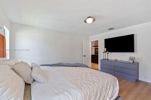 6246 SW 10th St, West Miami, FL 33144