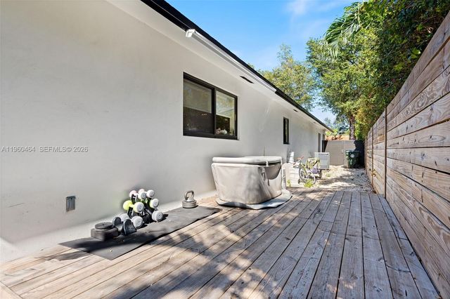 6246 SW 10th St, West Miami, FL 33144