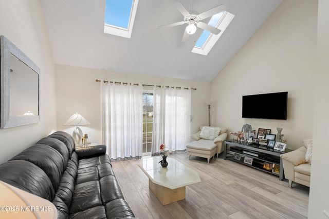 7 Regent Square, Jackson, NJ 08527