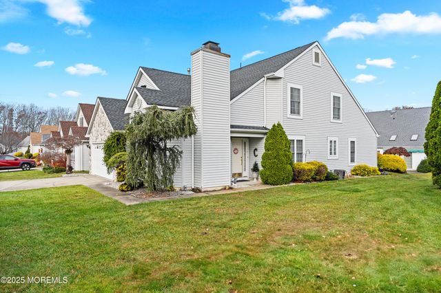 7 Regent Square, Jackson, NJ 08527