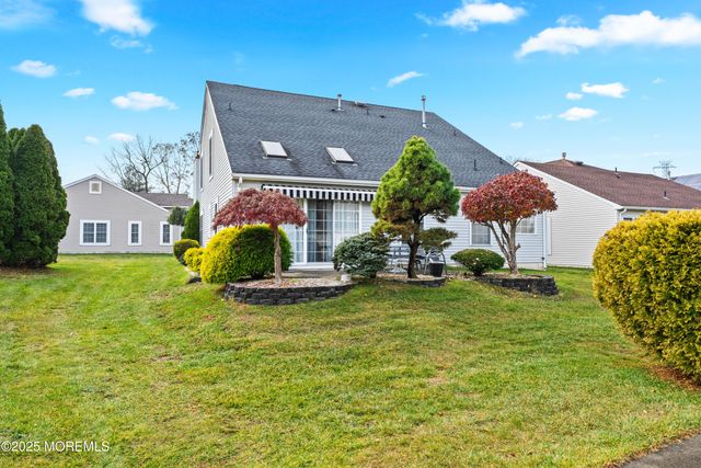 7 Regent Square, Jackson, NJ 08527