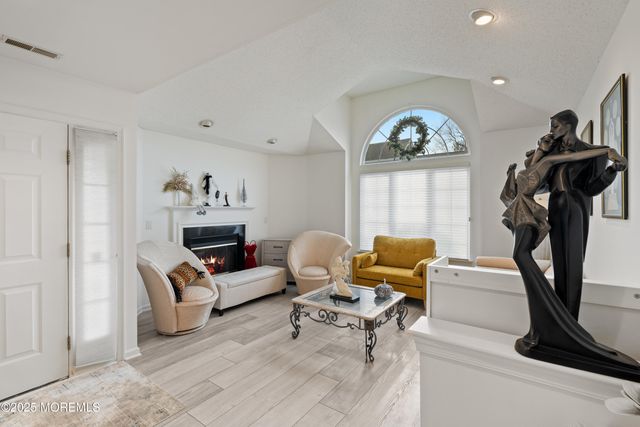 7 Regent Square, Jackson, NJ 08527