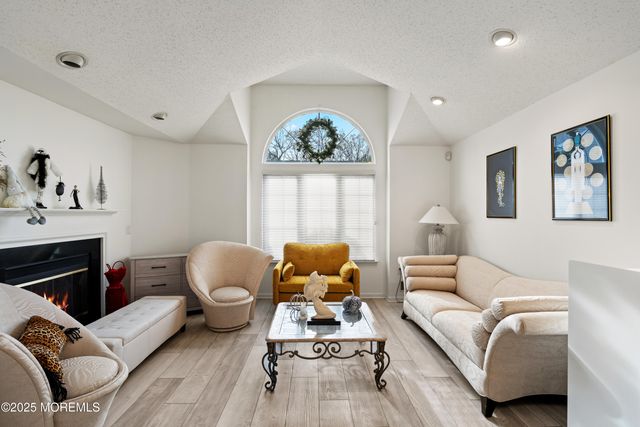 7 Regent Square, Jackson, NJ 08527