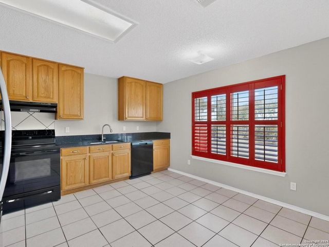 7830 Fossil Banks, San Antonio, TX 78254