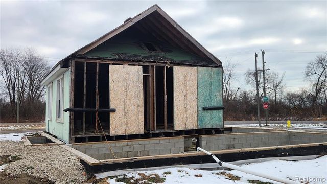 10781 Armstrong Road, South Rockwood, MI 48179