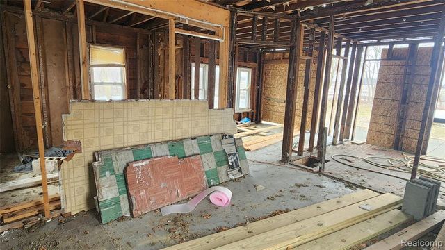 10781 Armstrong Road, South Rockwood, MI 48179