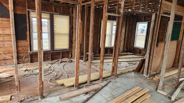 10781 Armstrong Road, South Rockwood, MI 48179